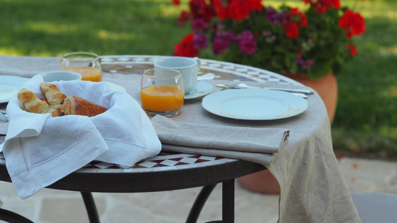 Bed and Breakfast L'Ermitage De Saint-Bardoux Exterior foto